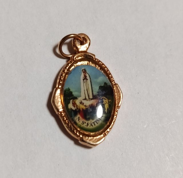 Medalla Religiosa: Santo Niño & N.S. Fátima