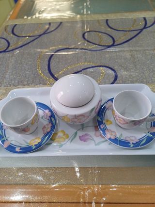 Set caffè porcellana: 2 tazzine, zuccheriera, vass