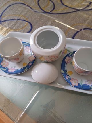 Set caffè porcellana: 2 tazzine, zuccheriera, vass