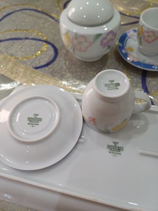 Set caffè porcellana: 2 tazzine, zuccheriera, vass