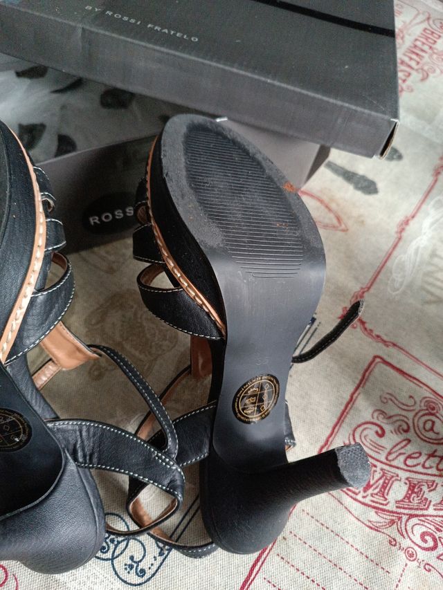 Sandalias Rossi negras tacón 36