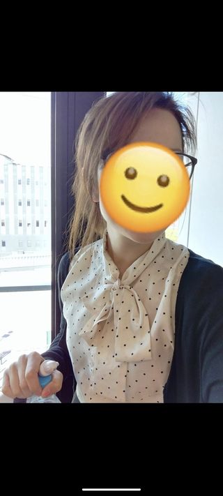 Blusa vintage lunares beige con corbatín 