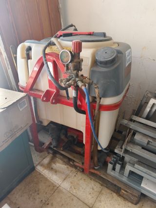 Fumigador tractor seminuevo