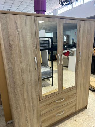 ARMARIO DE 4 PUERTAS 