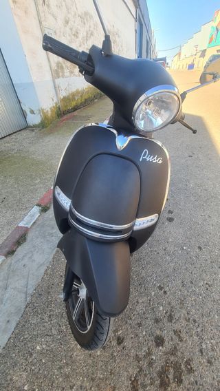 Moto eléctrica Efun Pusa 90 - COMO NUEVA