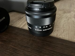 Cámara Canon EOS M50 con 2 objetivos