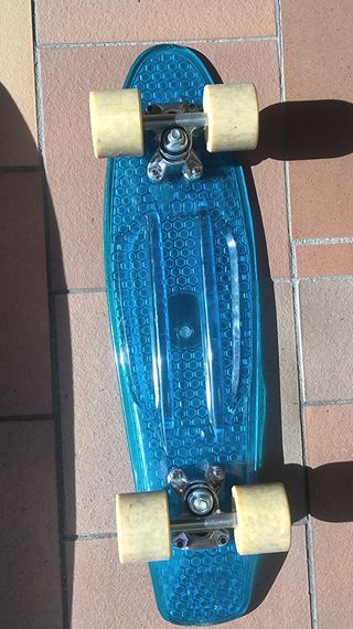 Skate azul transparente