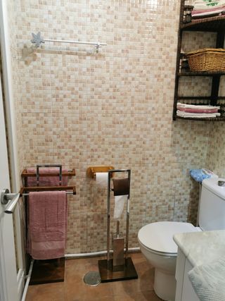 Toallero+escobillero baño - Inox+madera