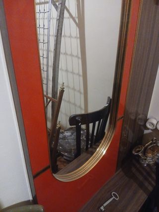 Mueble recibidor vintage rojo y marrón