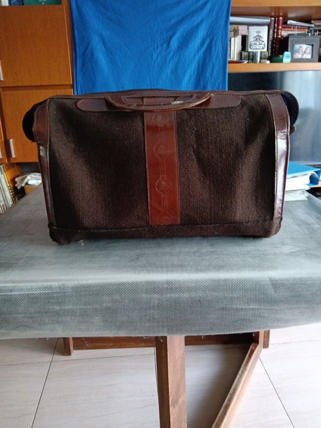 Borsa da viaggio vintage marrone.
