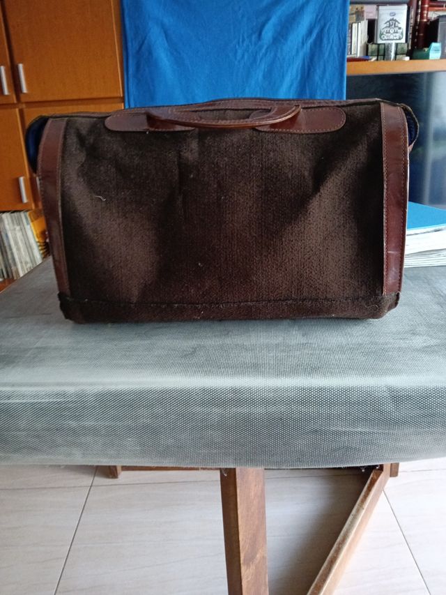Borsa da viaggio vintage marrone.