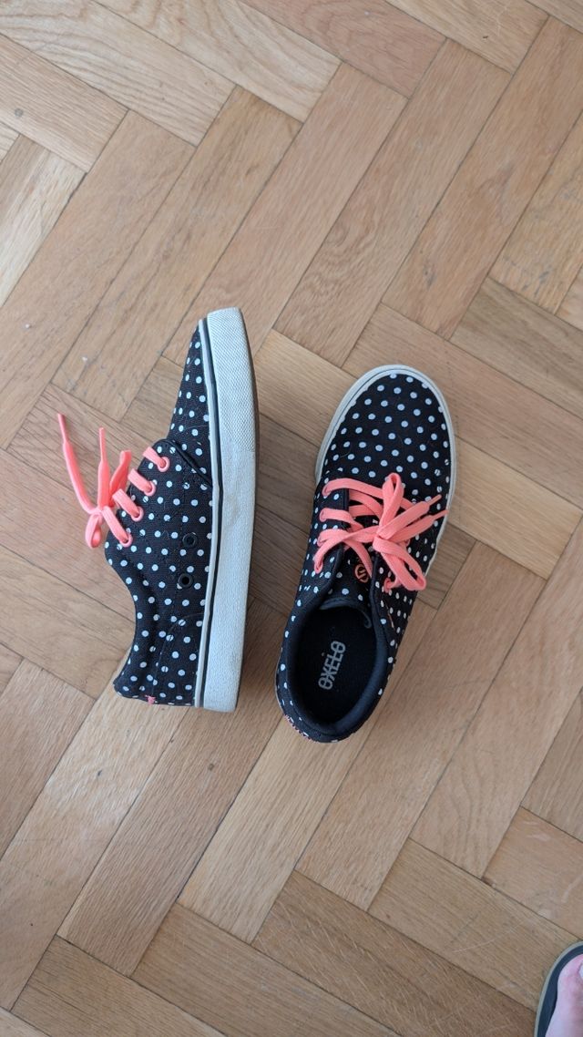 Zapatillas puntos 36