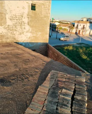 Vivienda a reformar a su gusto de dos plantas