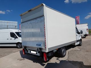 Mercedes-Benz Sprinter 415 con trampilla 2023