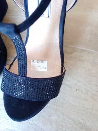 Zapatos cuña negros brillantes