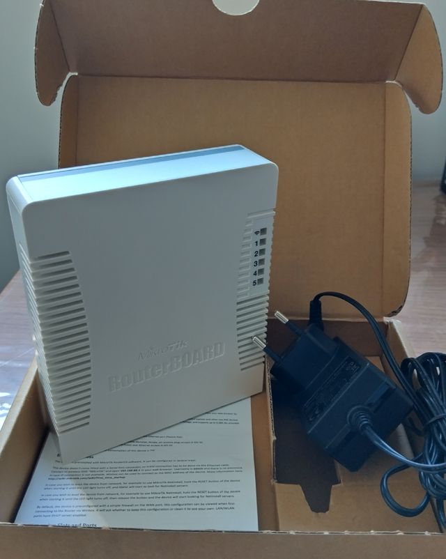 Router Mikrotik RB951Ui-2HnD