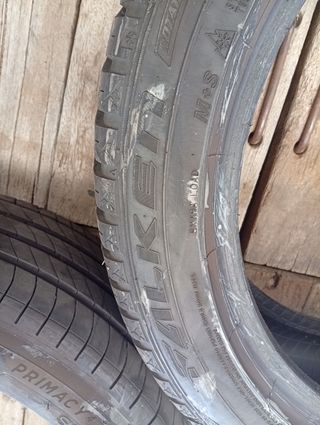 Neumáticos usados 225/50R18 está como nuevos
