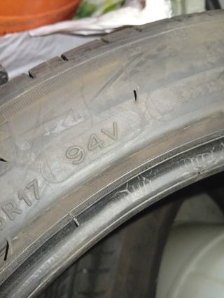 Neumáticos usados 225/45 R17
 está como nuevos
