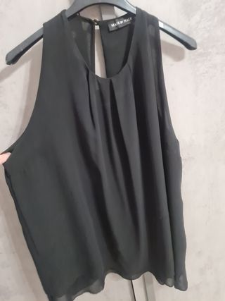 Top nero a maniche senza spalline