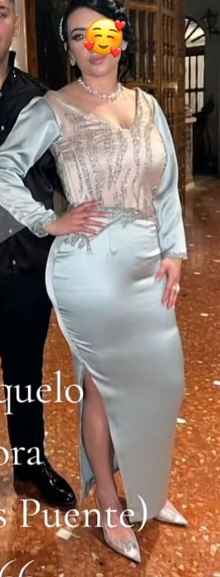 Tocado plata & tocado pelo y vestido echó a mano