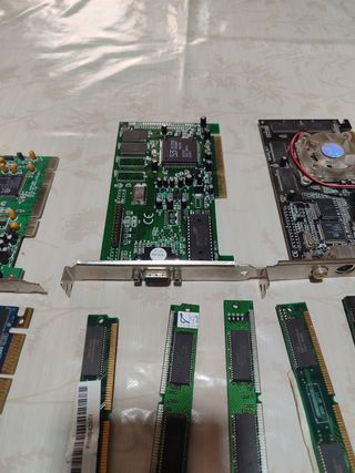 Tarjetas gráficas ATI + memorias RAM