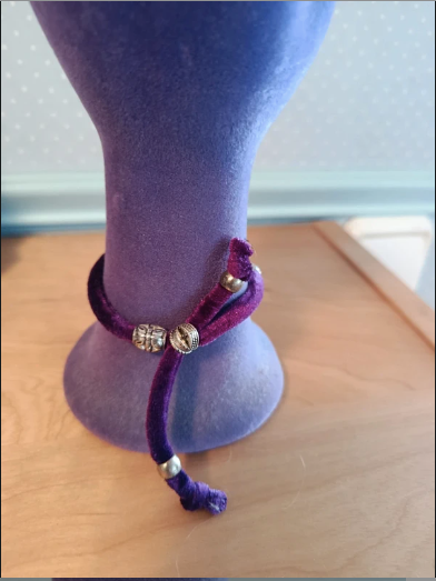 Pulsera terciopelo morada