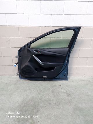Puerta del. der. Mazda 6