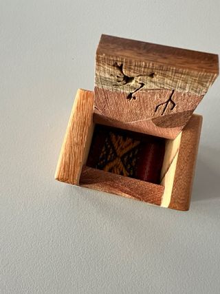 Cajita madera tallada - Decorativa