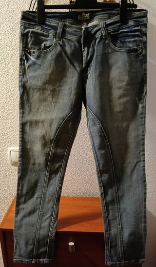 Pantalones vaqueros rotos