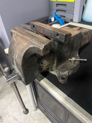 Tornillo banco antiguo