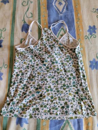 2 Camisetas tirantes mujer M-L 4€ unidad