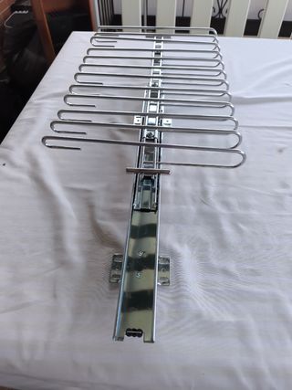 Pantaloncino metallico con 12 appendiabiti