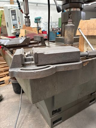 Mordaza de banco - herramienta de taller