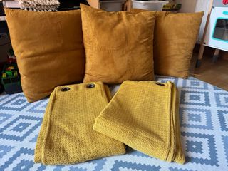 Cojines y cortinas amarillas - Maison Du Monde