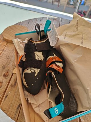 Pies de gato Scarpa Quantic NUEVOS 41 1/2