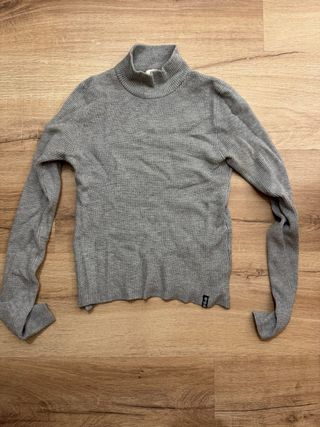 2 Jersey cuello alto - Gris y Marrón