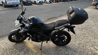 Kawasaki ER-6n: Moto en perfecto estado