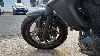 Kawasaki ER-6n: Moto en perfecto estado