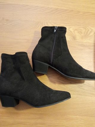 Botines negros ante talla 38