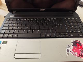 Portátil Acer negro con detalles