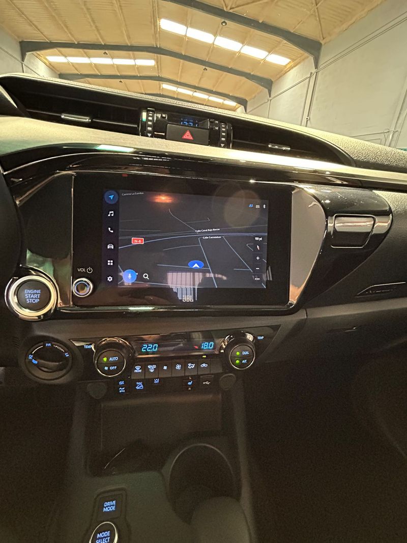 Toyota Hilux 2025, foto 28