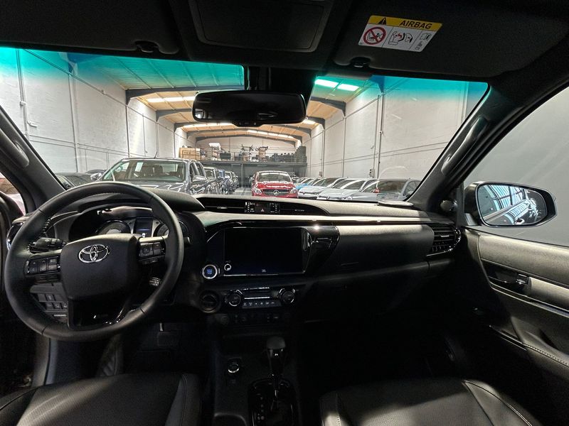 Toyota Hilux 2025, foto 35