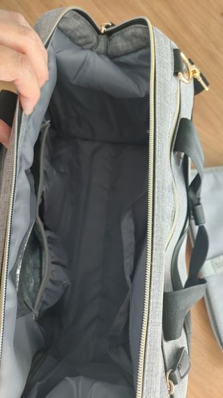 Bolso maternidad gris de Ruvalino con cambiador
