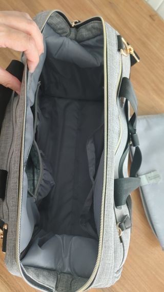 Bolso maternidad gris de Ruvalino con cambiador