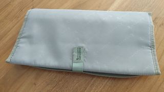 Bolso maternidad gris de Ruvalino con cambiador