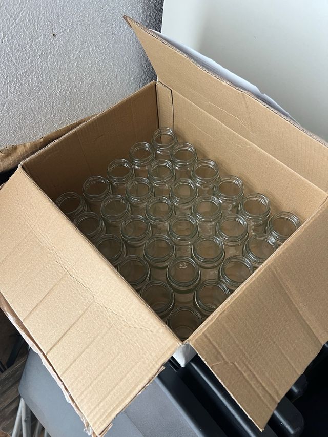 30 botes cristal pequeños.