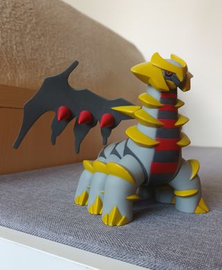 Giratina Tomy Deluxe