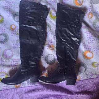 Botas altas negras