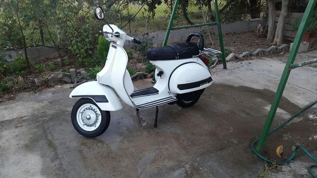 Vespa 200cc - Moto Clásica