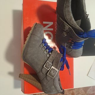 Botines grises Notton con cordones